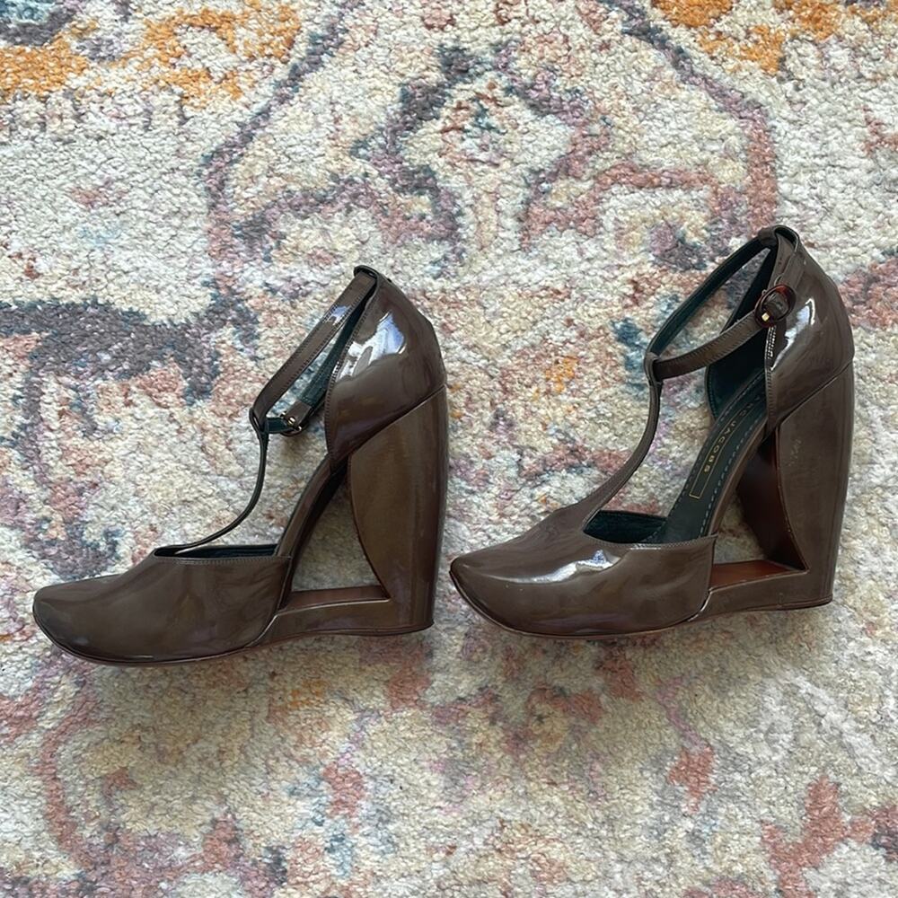 Marc Jacobs Patent Leather T-Strap Pumps - Picture 4 of 10
